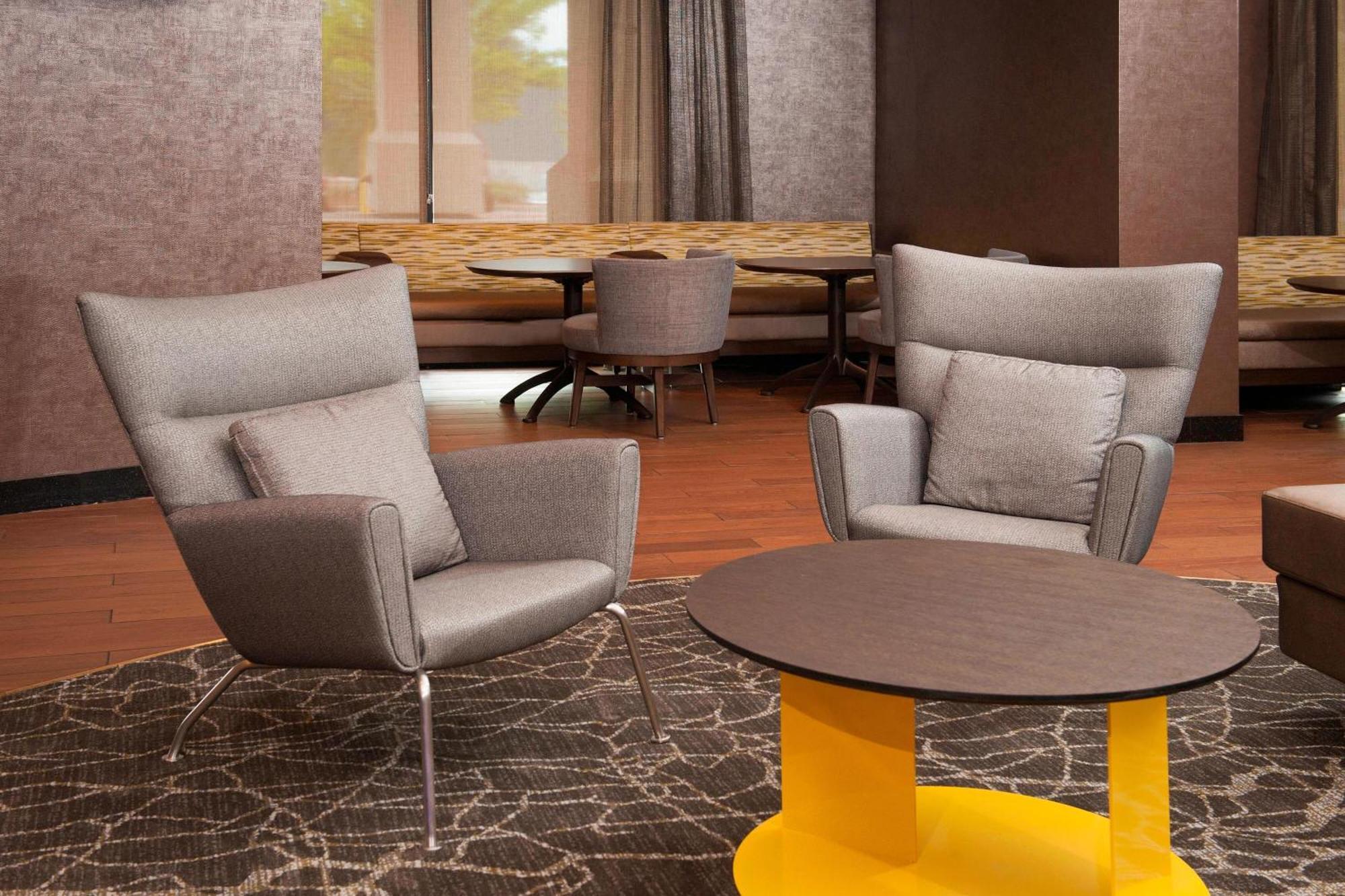Springhill Suites Birmingham Colonnade Eksteriør billede